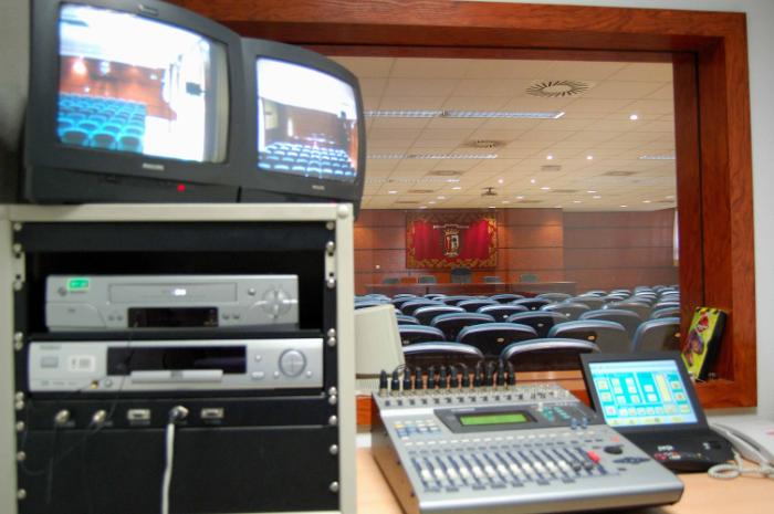 View of the lecture hall as seen from the audiovisual room