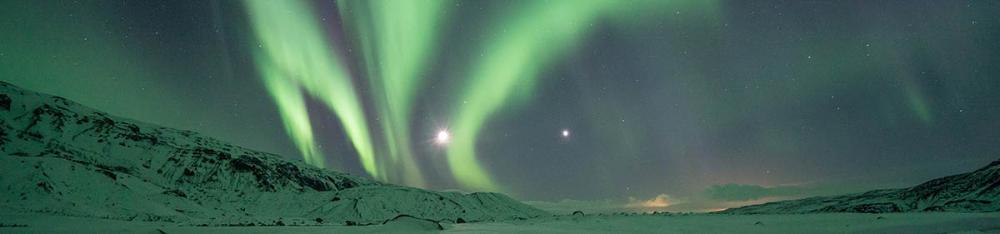 Imagen representativa delExperto en Cultura de Paz y Mediación Internacional en la que aparece una aurora boreal