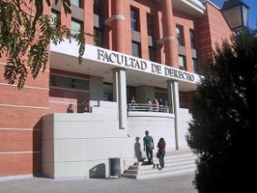 Facultad de Derecho. Acceso Principal