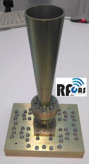 Sistema de antena para radar diseñado, construido y medido durante la tesis doctoral de Lucas Polo López
