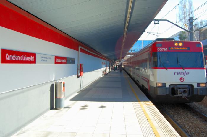 The train takes 10 minutes from the station of Chamartín to the UAM, 16 min. from Nuevos Ministerios, and 24 min. from Atocha