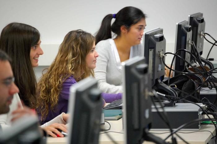 In the computer labs, there are training sessions for programs that solve specific problems from several subjects