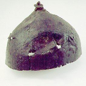 Casco de hierro de tipo céltico alpino, del siglo IV a. C.