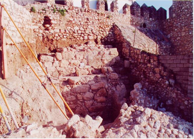 Excavación de la Muralla del oppidum ibérico de Licabrum (Cabra) en 2000. Foto A. Moreno