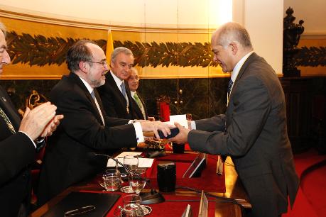 Acto de entrega del Premio De la Real Academis Nacional de Medicina Curso 2013