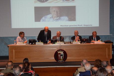 1ª Lección conmemorativa José María Segovia de Arana: «Un brevísimo viaje por el oficio de médico en el siglo XXI». Prof. Francisco Javier Laso Guzmán.