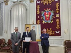 Un antiguo alumno de la Facultad de Derecho de la UAM, galardonado con el Premio Jóvenes Abogados Antonio Hernández-Gil
