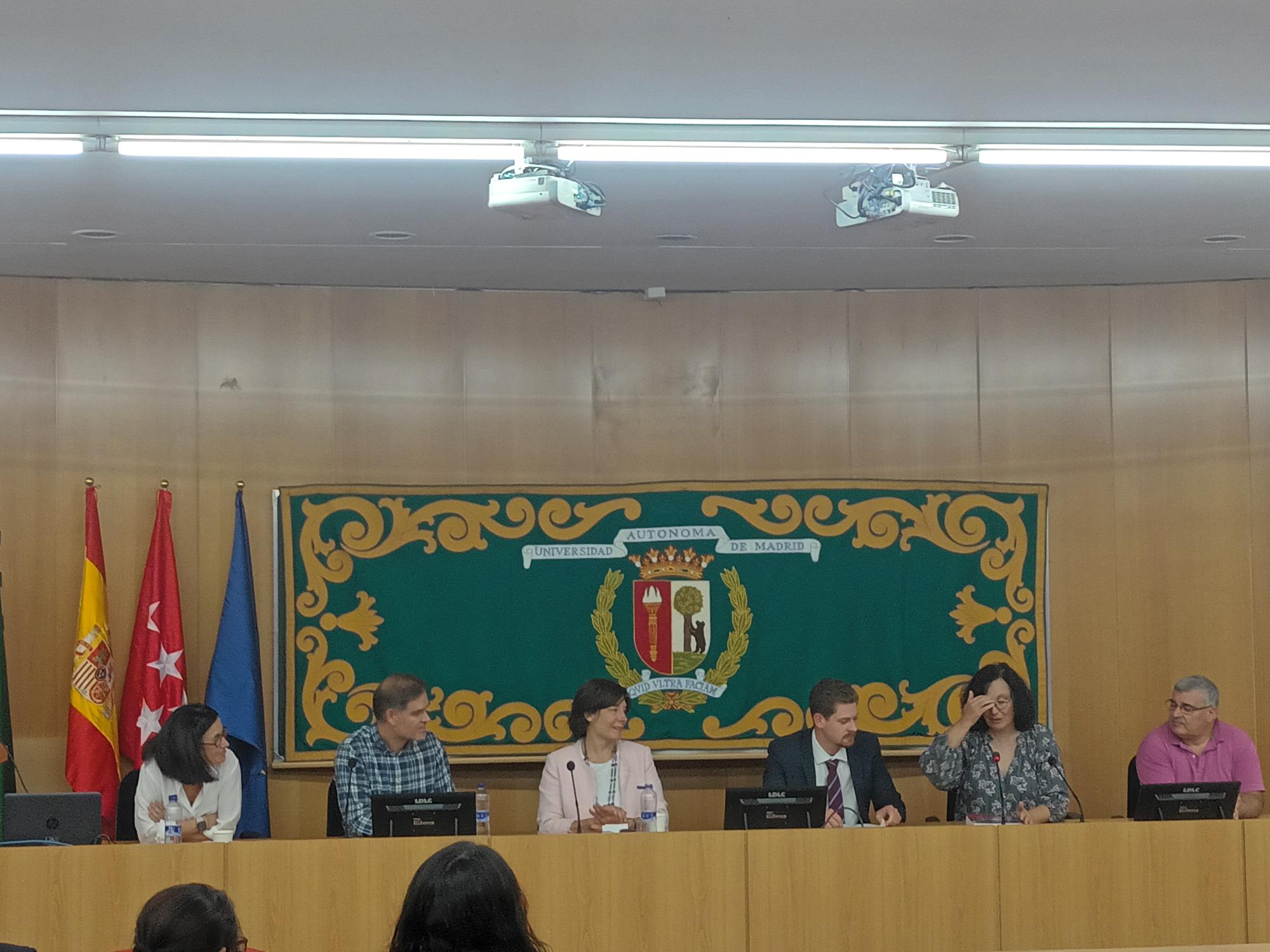 Foto acto de inauguración de la Exposición itinerante de Proyectos de Aprendizaje-Servicio UAM