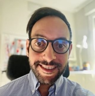 Fotografía del profesor Mousa Boumadan