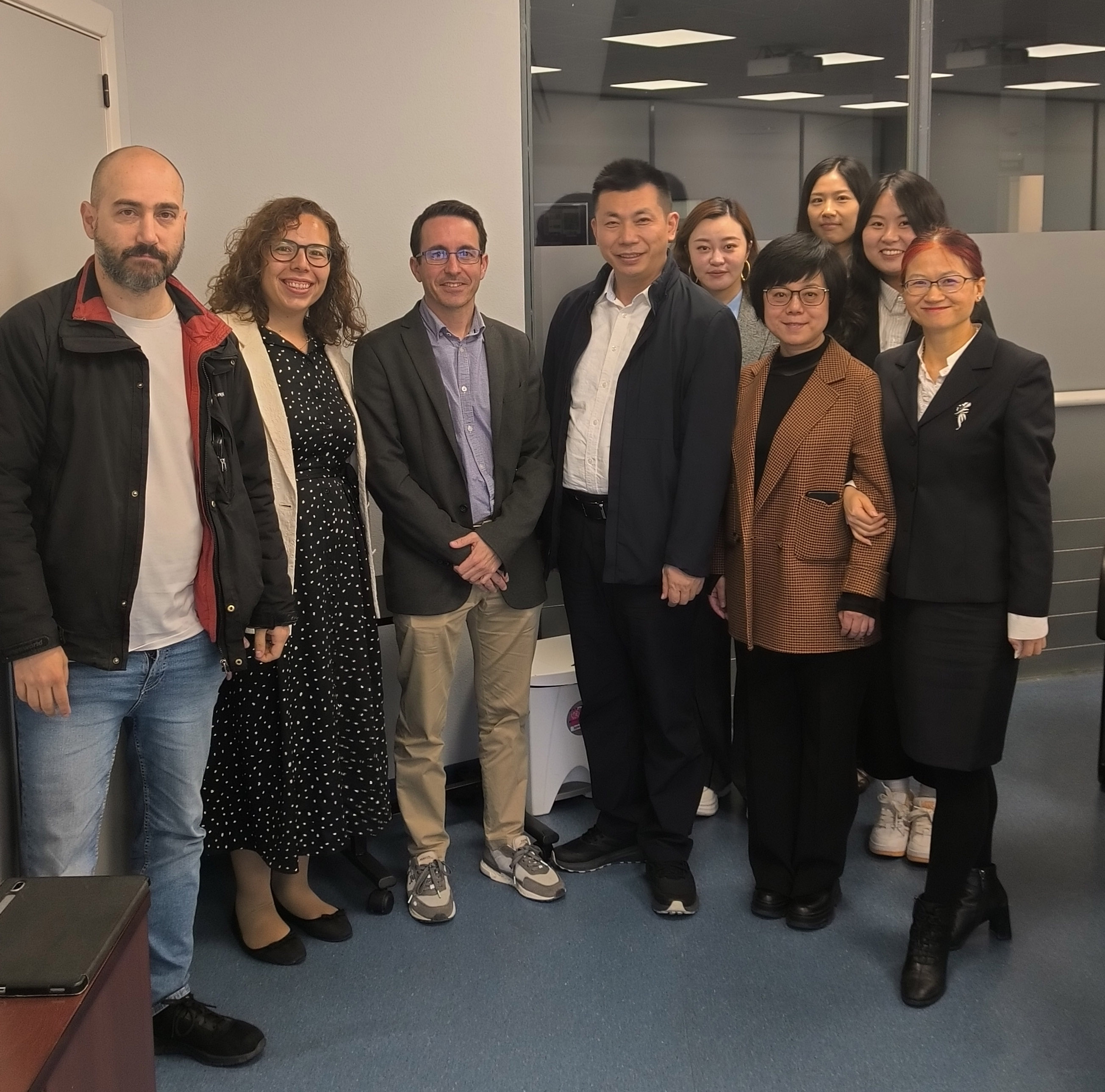 Visita del Institute of Scientific and Technical Information of China (ISTIC) y de la Zhejiang University de China
