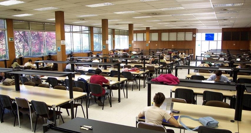 Sala de lectura de la Biblioteca de Medicina Vicente Rojo de la UAM.