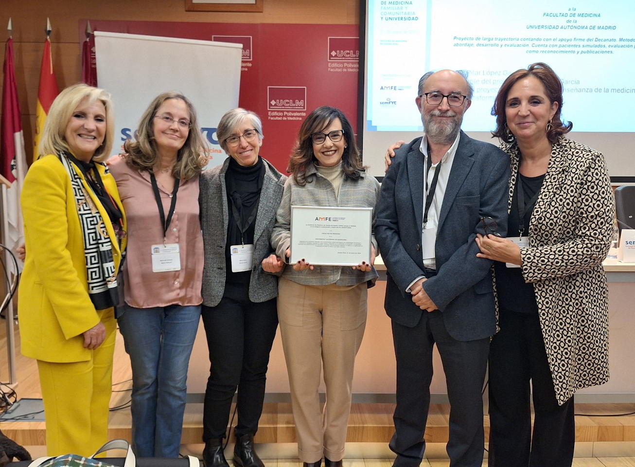 Foto de familia de los premiados