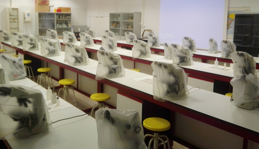 Vista de la sala de microscopios de la Facultad de Medicina de la Universidad Autóoma de Madrid.
