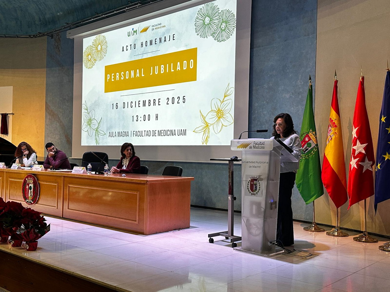 Pilar López, decana de la Facultad de Medicina de la UAM, inteviene en el acto homenaje al personal jubilado en el curso 2024-2025.
