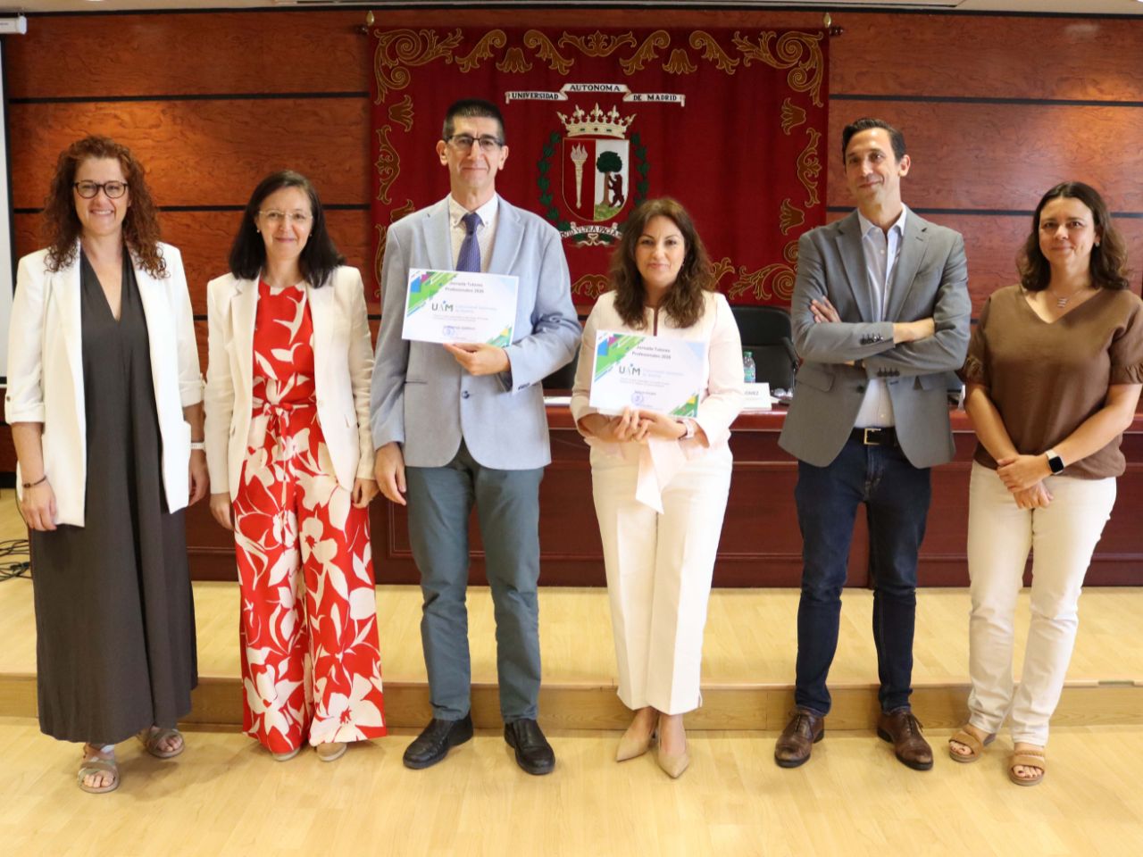 Foto de familia de los tutores premiados de la Facultad de Medicina.