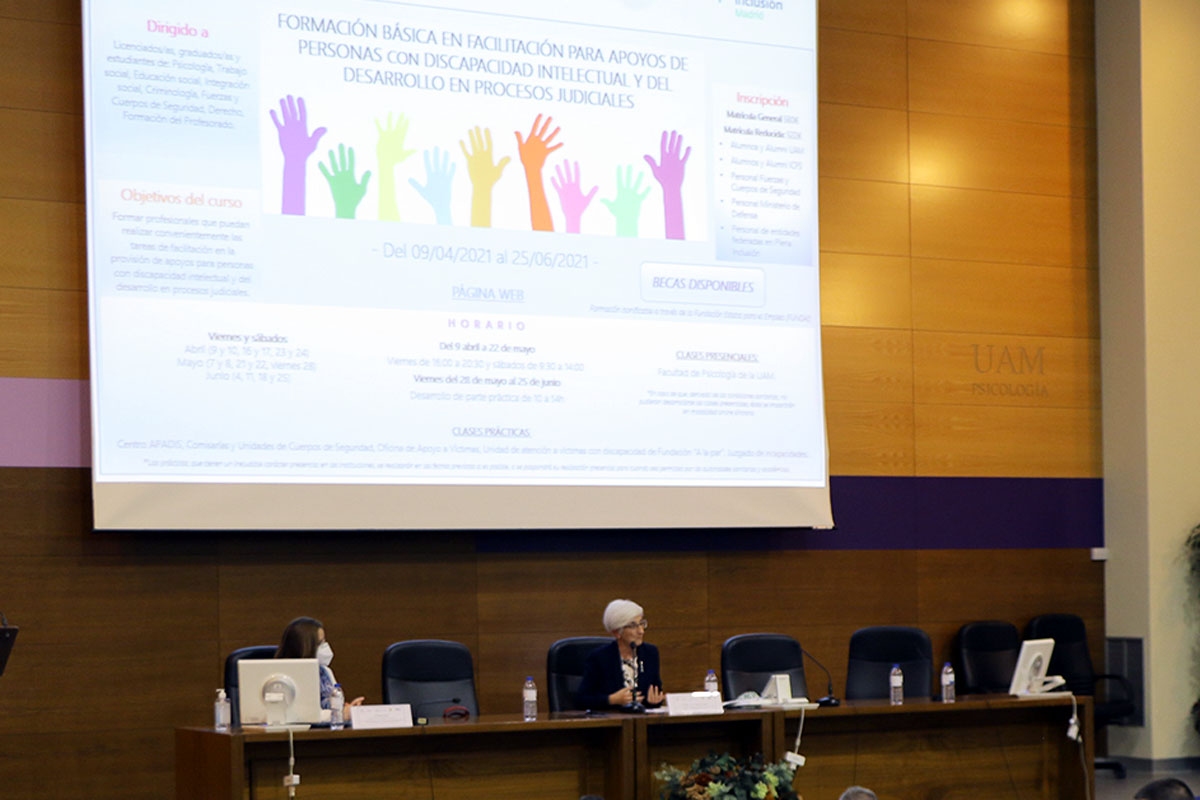 Imagen de la fiscal María José Segarra Crespo, durante la conferencia inaugural del curso