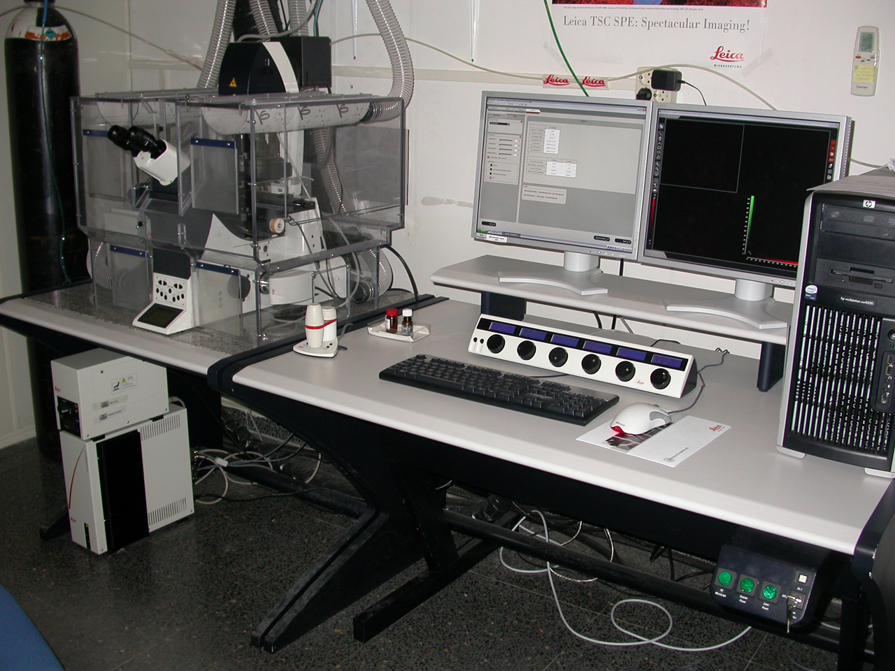 Microscopio Confocal Espectral Leica SP5