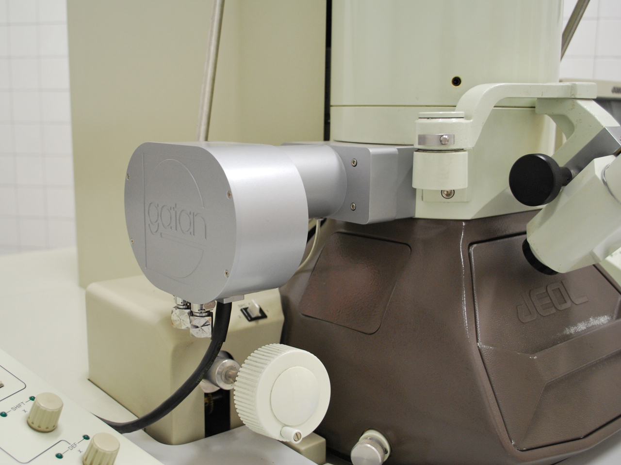 Cámara Digital acoplada al microscopio JEOL JEM 1010