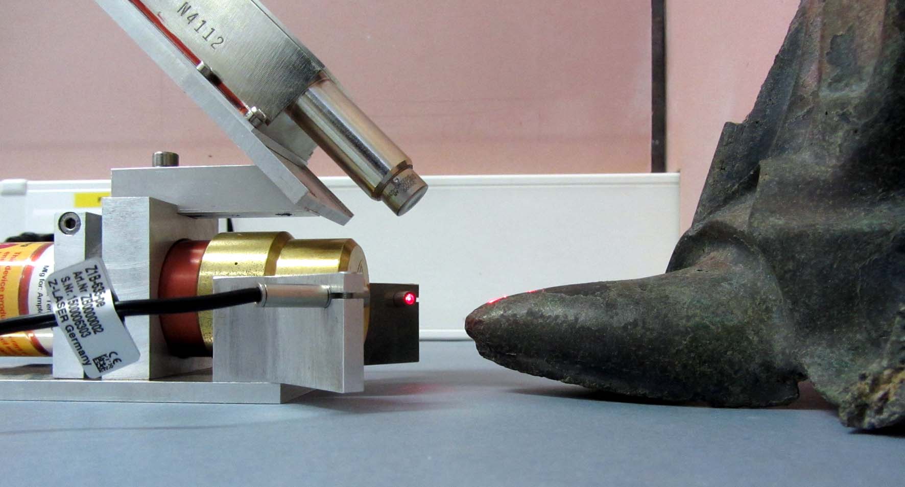 Imagen de un láser del SECYR