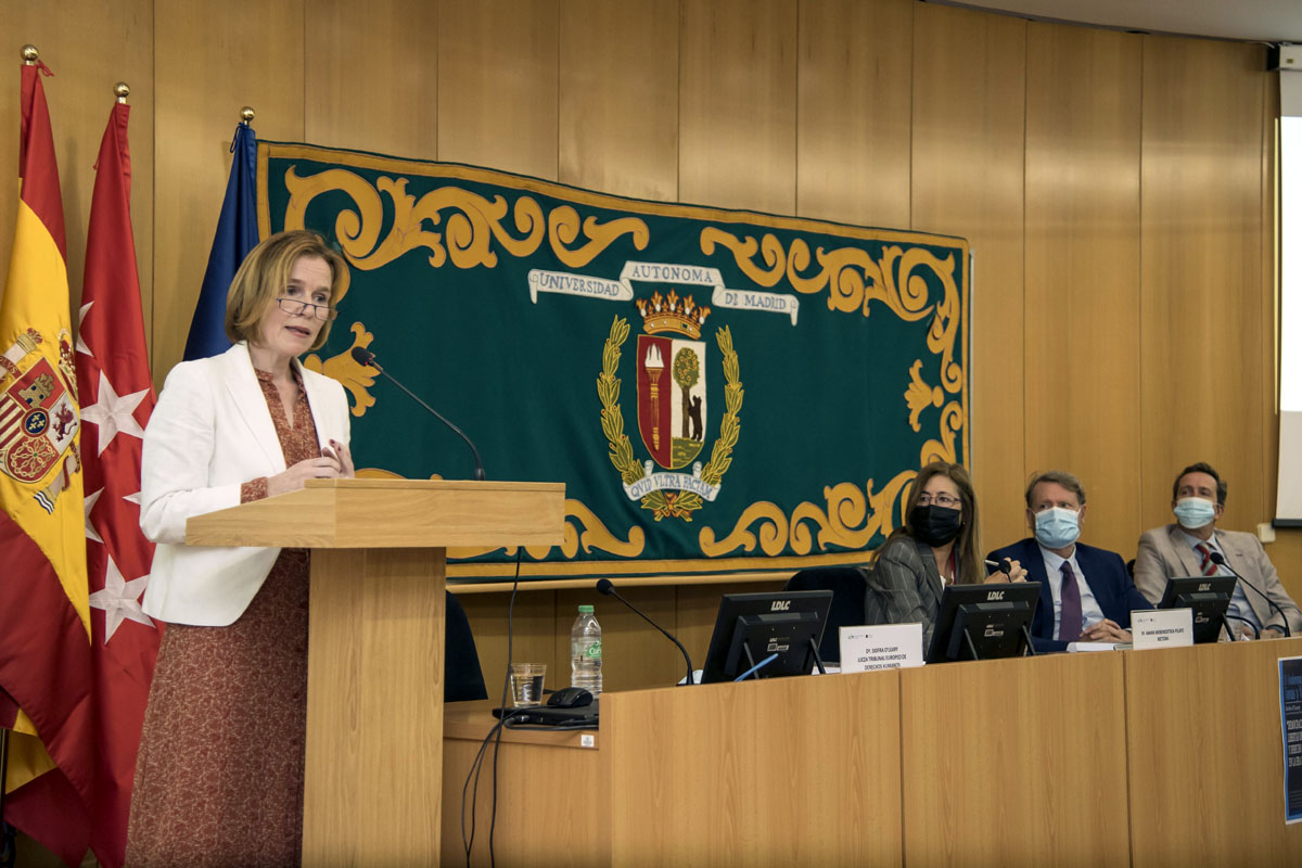 Siofra O'Leary, durante su intervención en la IX Conferencia Tomás y Valiente en la Facultad de Derecho de la Universidad Autónoma de Madrid (UAM) / UAM