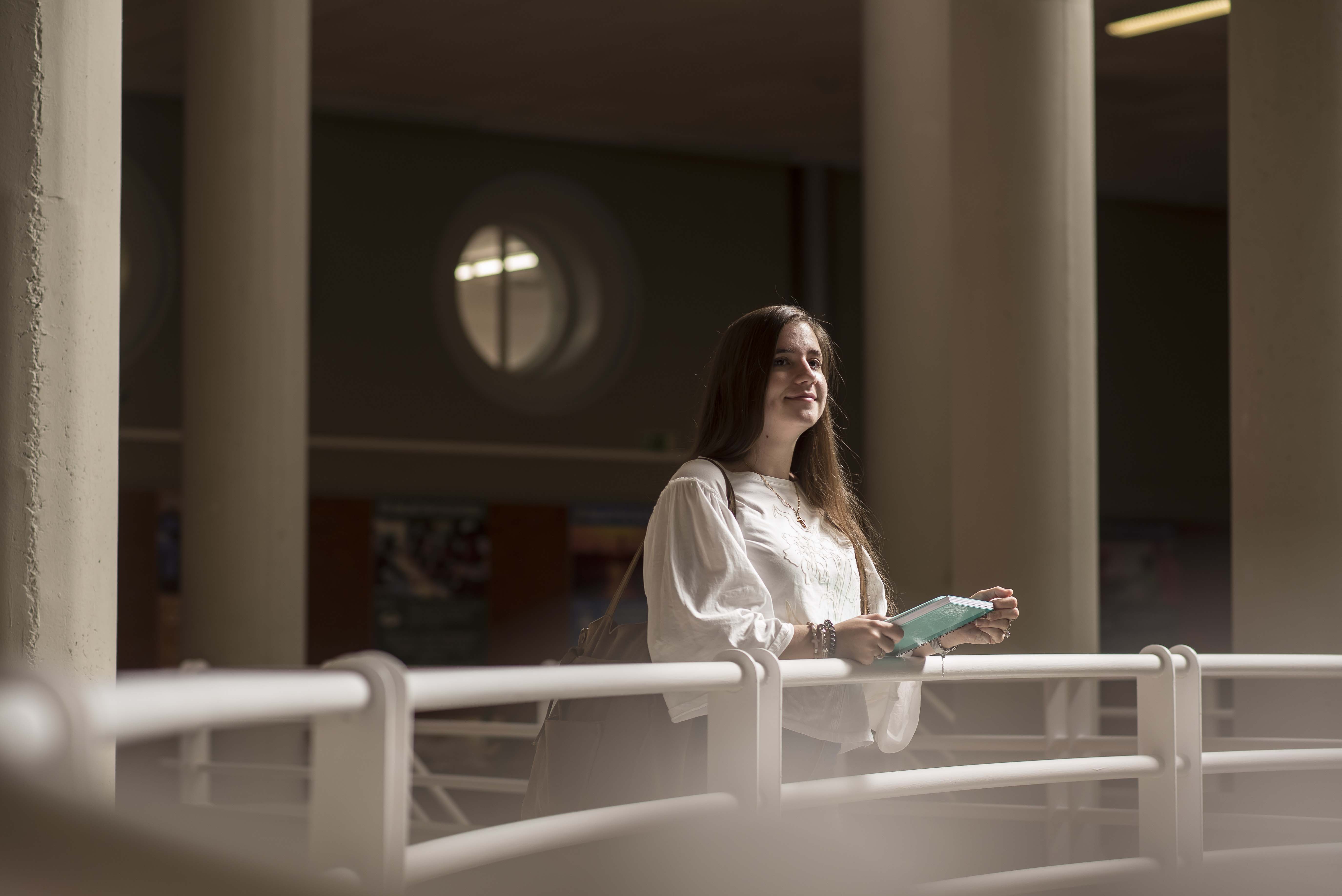 Una estudiante, en la Facultad de Derecho de la Universidad Autónoma de Madrid / UAM