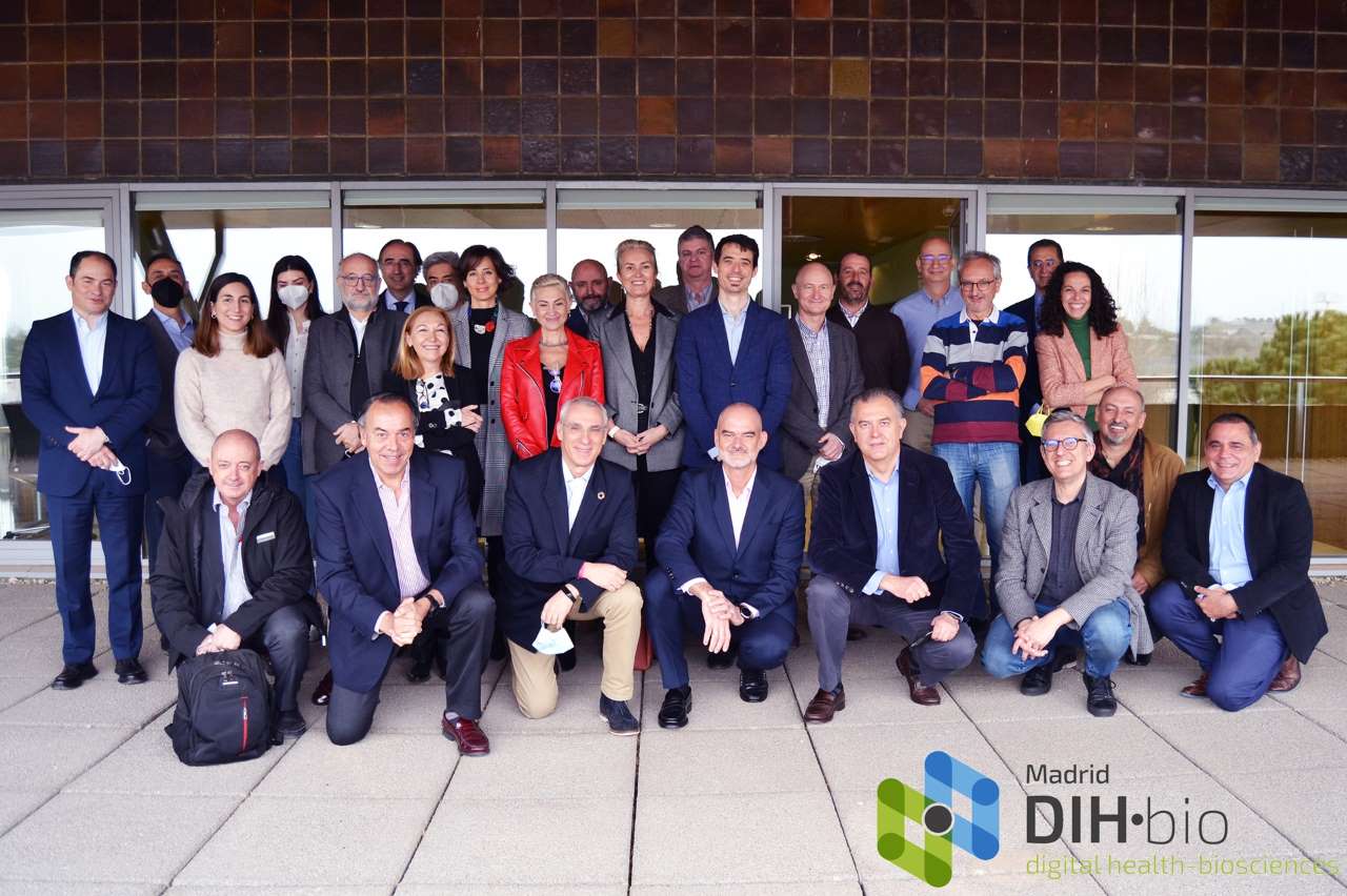 Foto de familia del Consejo Directivo del consorcio DIH-bio