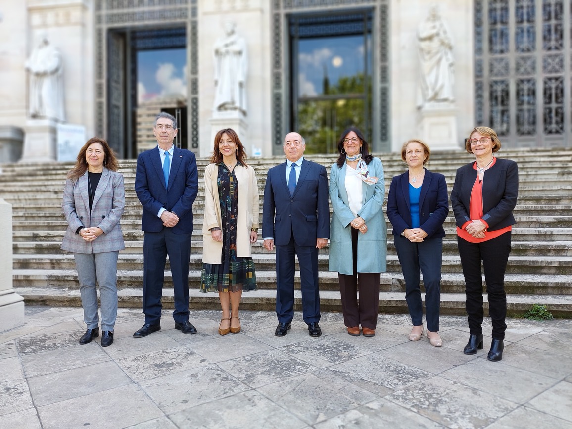 Varios miembros del Comité Permanente de Crue: Amaya Mendikoetxtea, Jaume Puy, Eva Ferreira, Juan Romo, María Antonia Peña. Rosa Visiedo y Eva Alcón / Crue