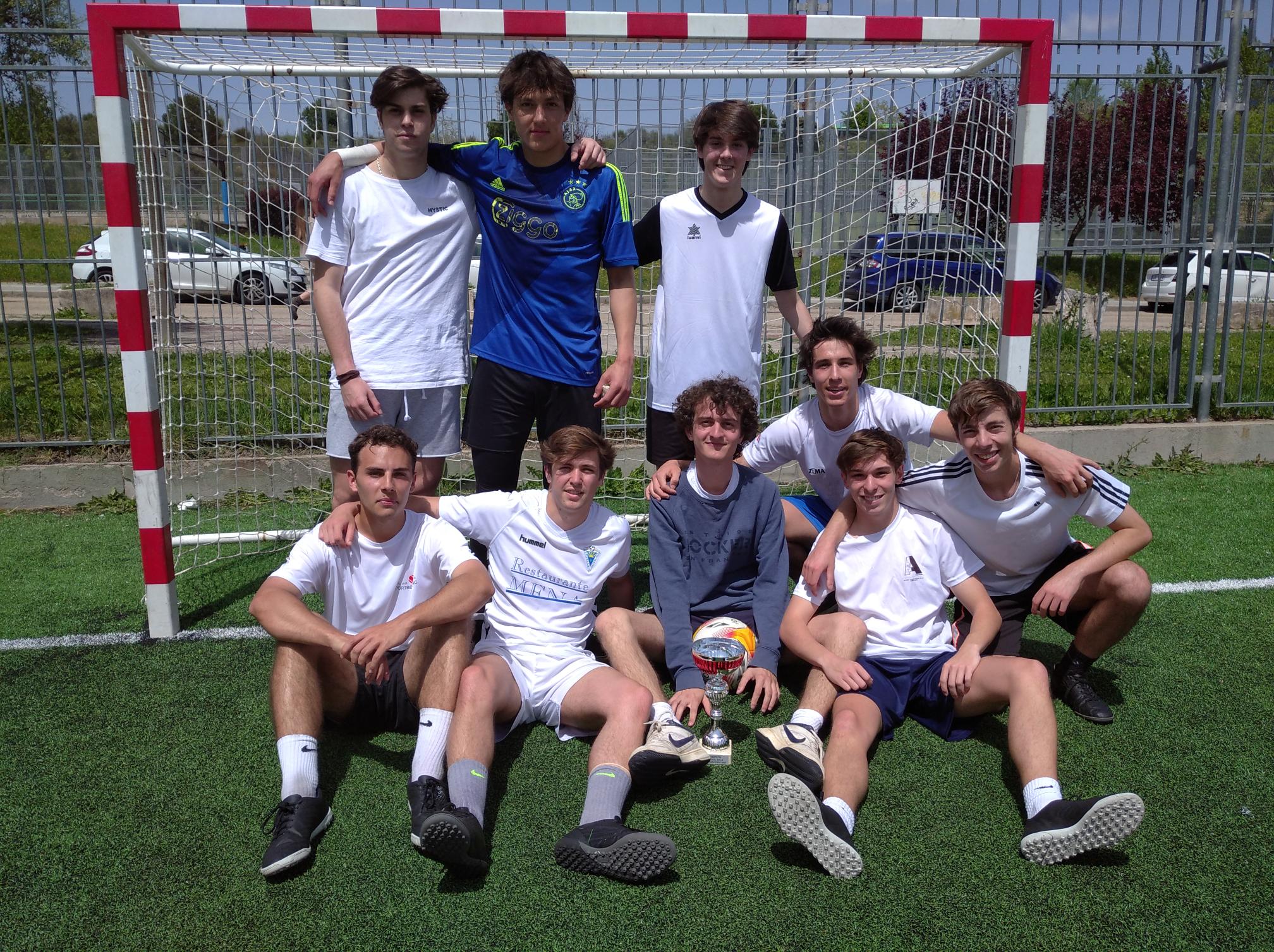 Equipo La Dadeneta: Campeones del Torneo de Primavera de Fútbol-sala