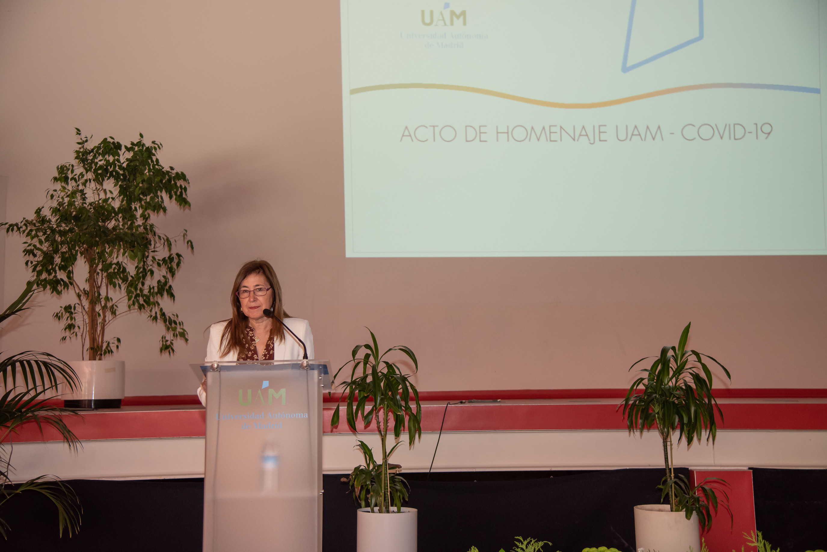 La rectora Amaya Mendikoetxea, en un momento de su intervención en el Acto de Homenaje COVID-19 / UAM