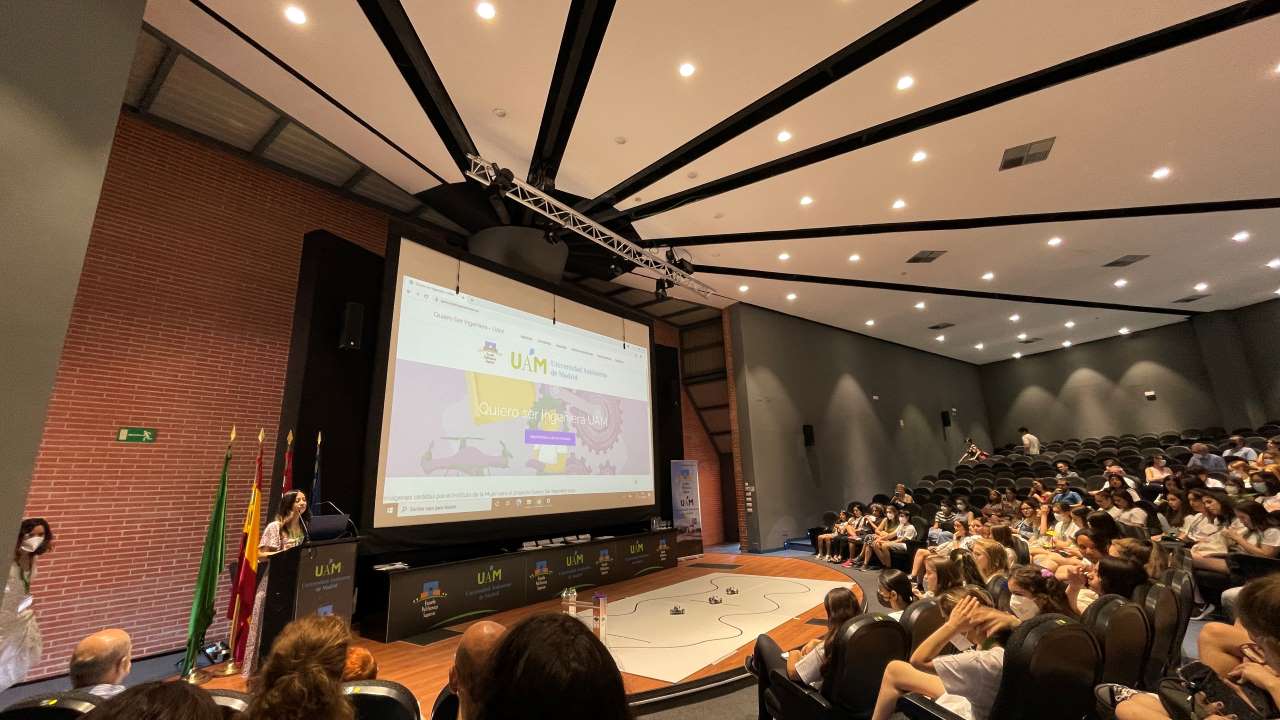 Imagen del auditorio de la Escuela Politécnica Superior de la UAM, donde se celebró la clausura del proyecto 'Quiero ser ingeniera'. / UAM