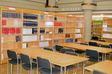 Colecciones en libre acceso en las salas de la Biblioteca de Derecho UAM