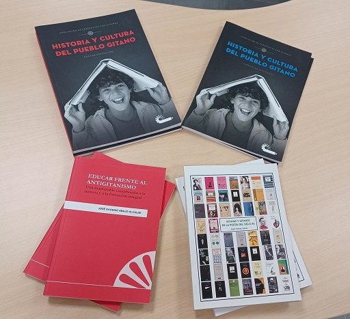 Libros donados sobre historia cultura gitana