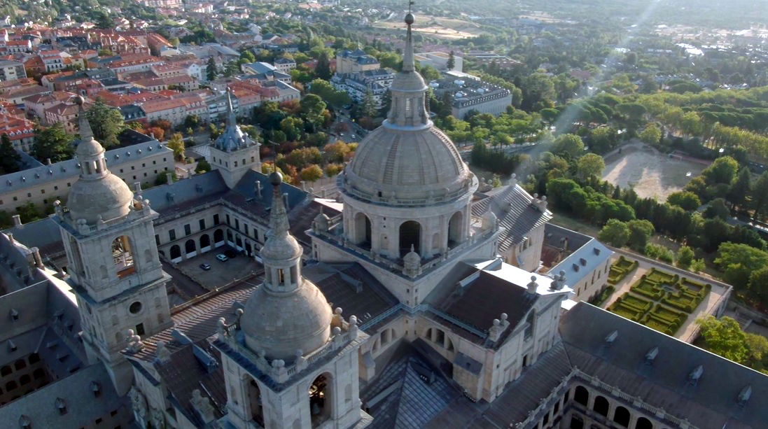 El Escorial en femenino, fotograma.