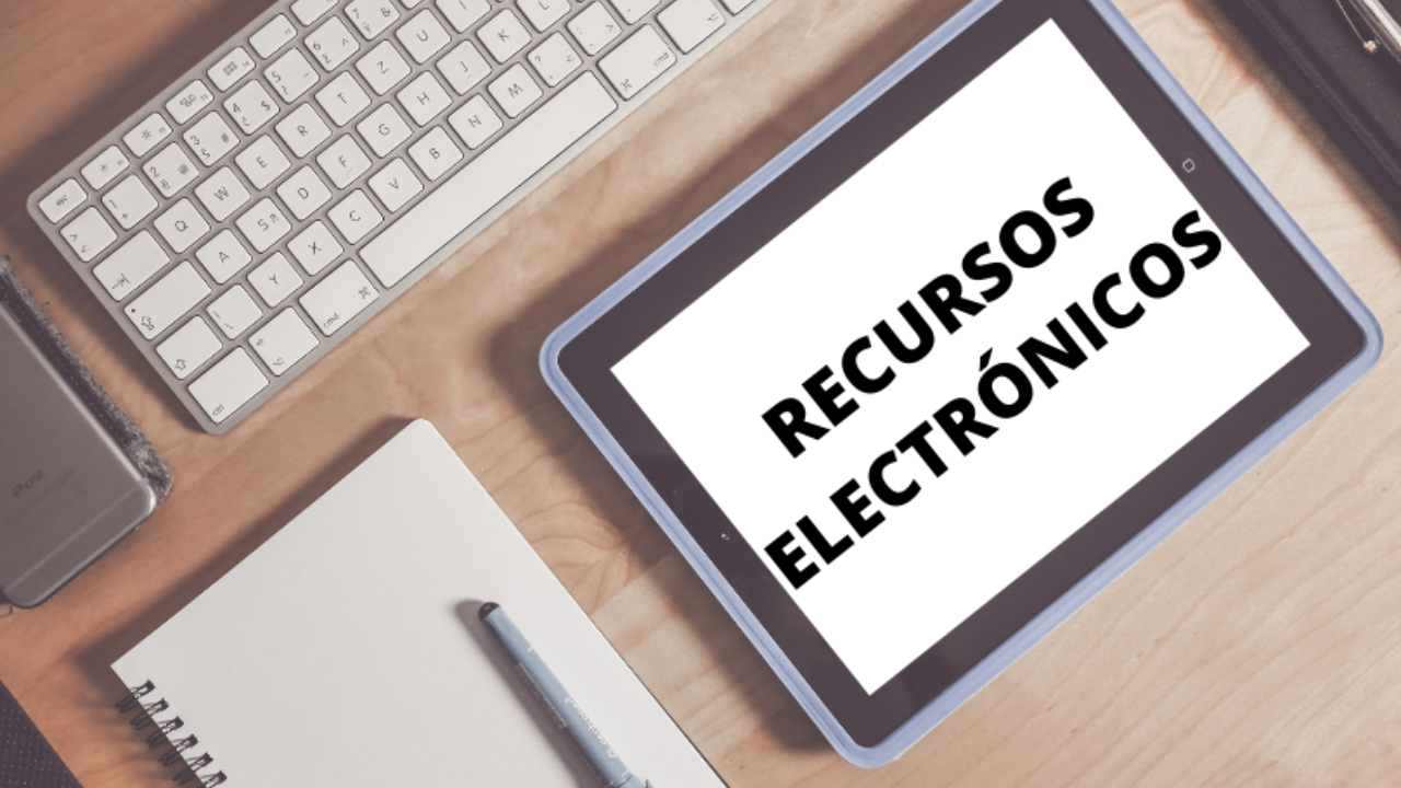 Imagen de una mesa con varios equipos electrónicos anunciando la colección de recursos electrónicos