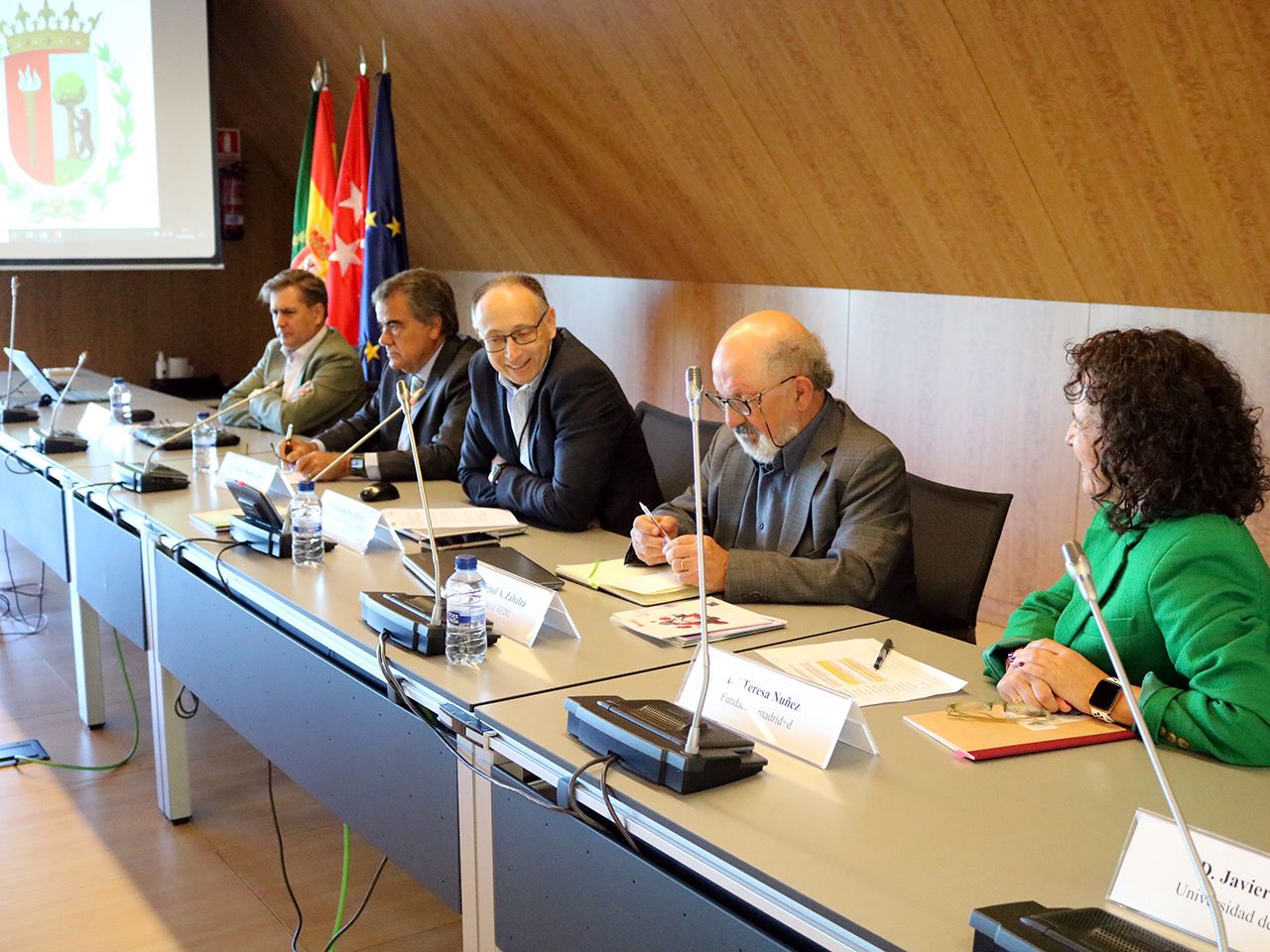 Mesa presidencial compuesta por los ponentes de sesión inaugural de docentia 