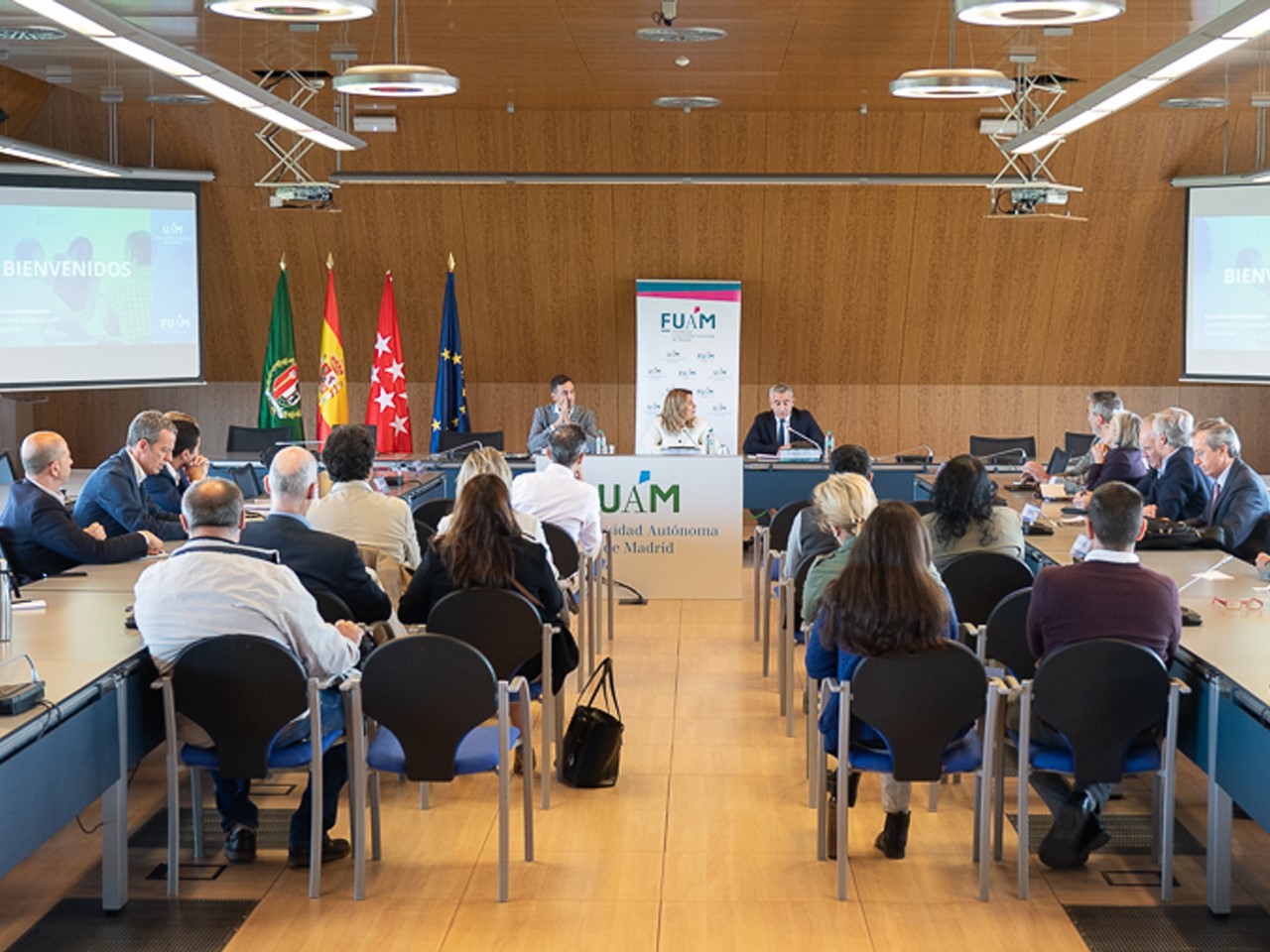 Vista de la sala en la que se habló acerca de microcredenciales 