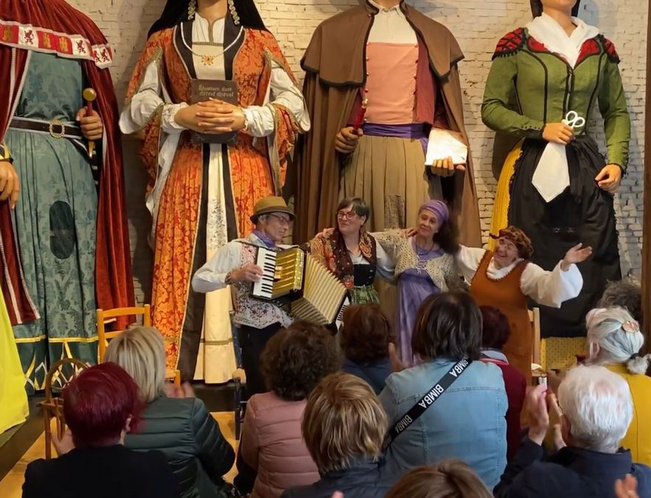 Representación de filandón por la Asociación Madrileña de Tradición Oral . / Museo de Artes y Tradiciones Populares UAM