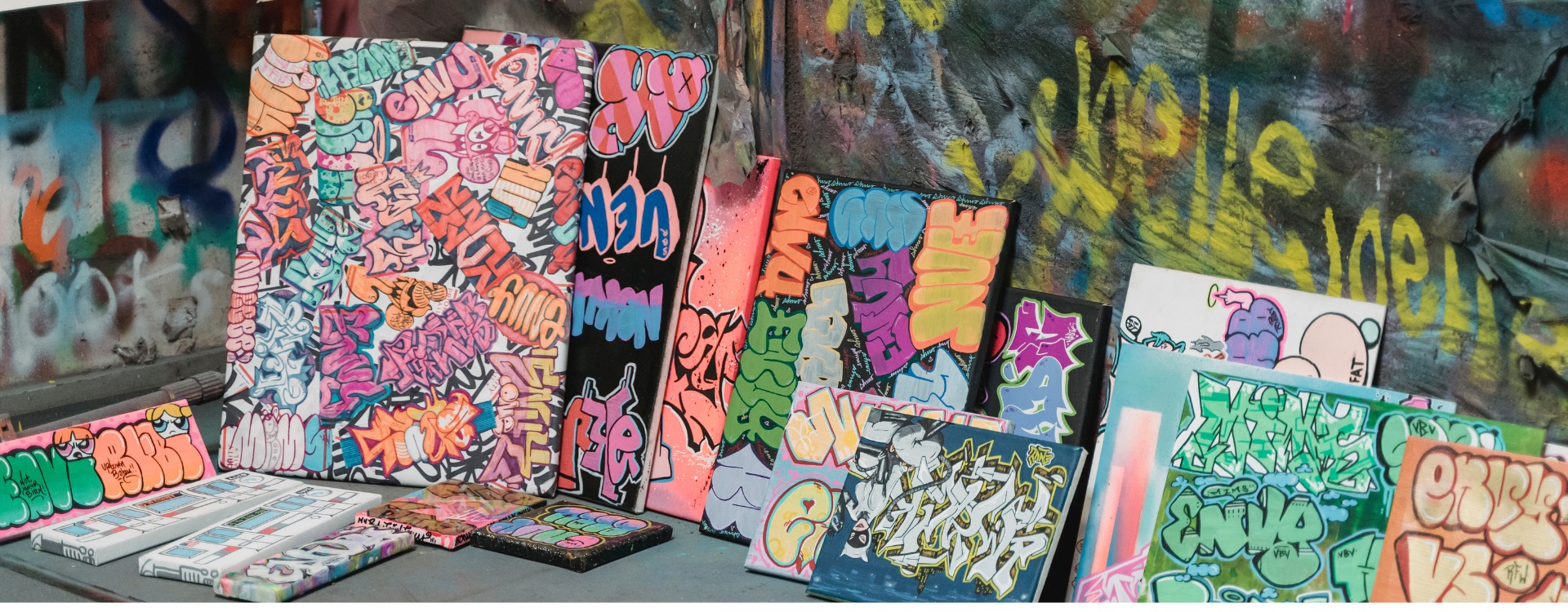 Exposición de cuadros de grafittis