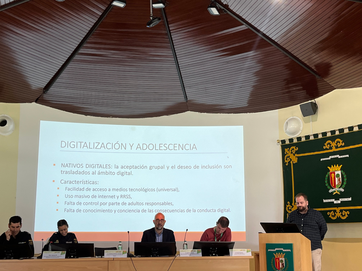 personas en conferencia