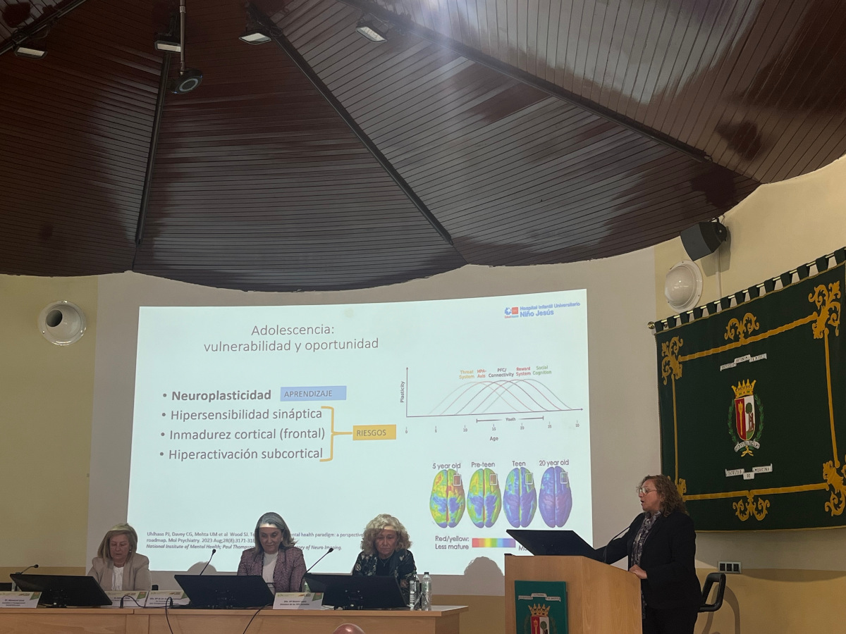 personas en conferencia