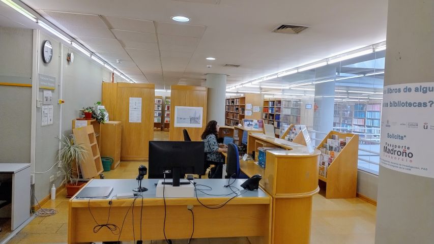 Mostrador Sala 3 Biblioteca de Derecho UAM