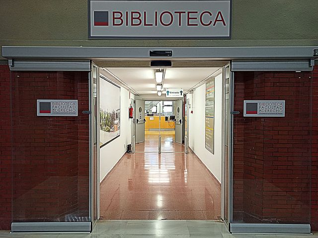 Acceso Sala 2 Biblioteca de Derecho UAM