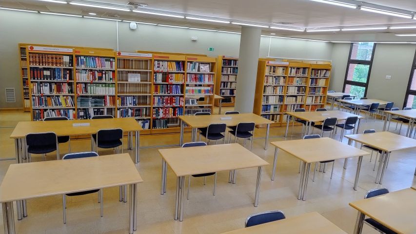 Sala de lectura Sala 2 Biblioteca de Derecho UAM