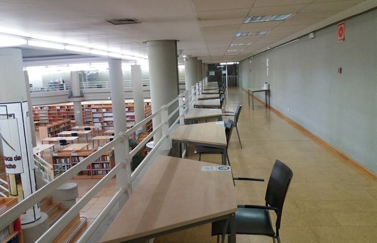 Puestos de lectura - Sala 1 Biblioteca de Derecho UAM