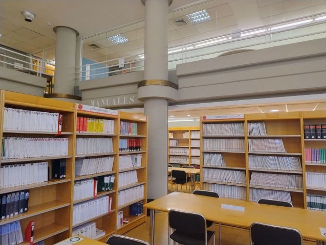 Legislación y manuales - Sala baja Biblioteca de Derecho UAM