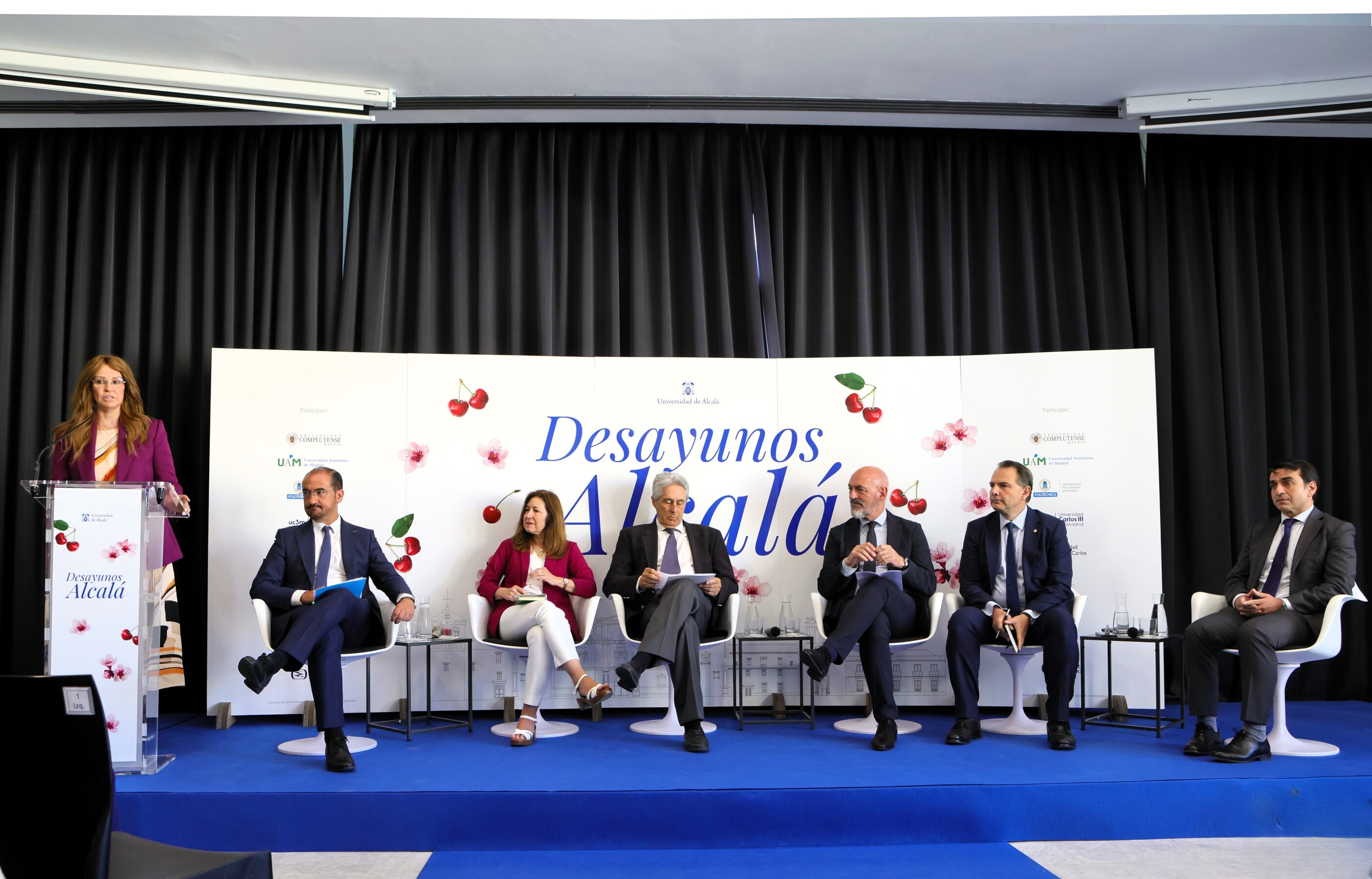 Los rectores y rectora que forman la Conferencia de Rectores de las Universidades Madrileñas (CRUMA), durante el acto celebrado hoy en el Círculo de Bellas Artes de Madrid. / UAH