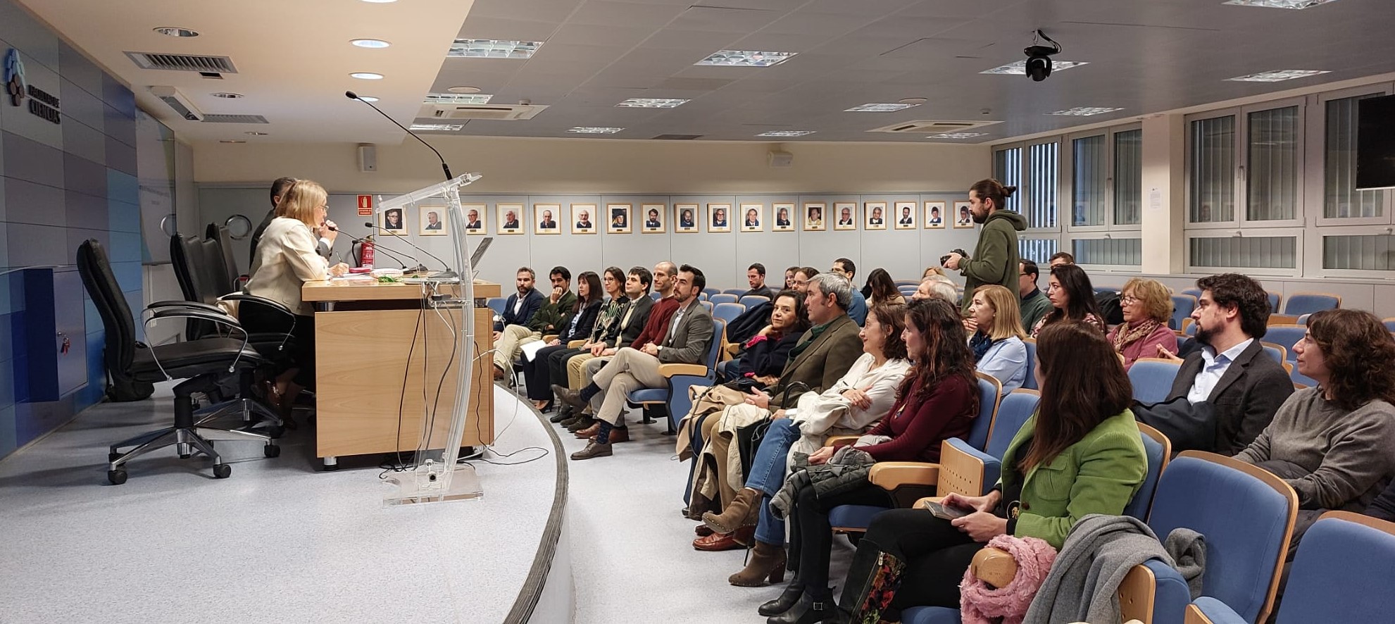 Acto de entrega de diplomas a los galardonados con el Premio a Jóvenes Investigadores e Investigadoras de la Universidad Autónoma de Madrid (UAM). / UAM