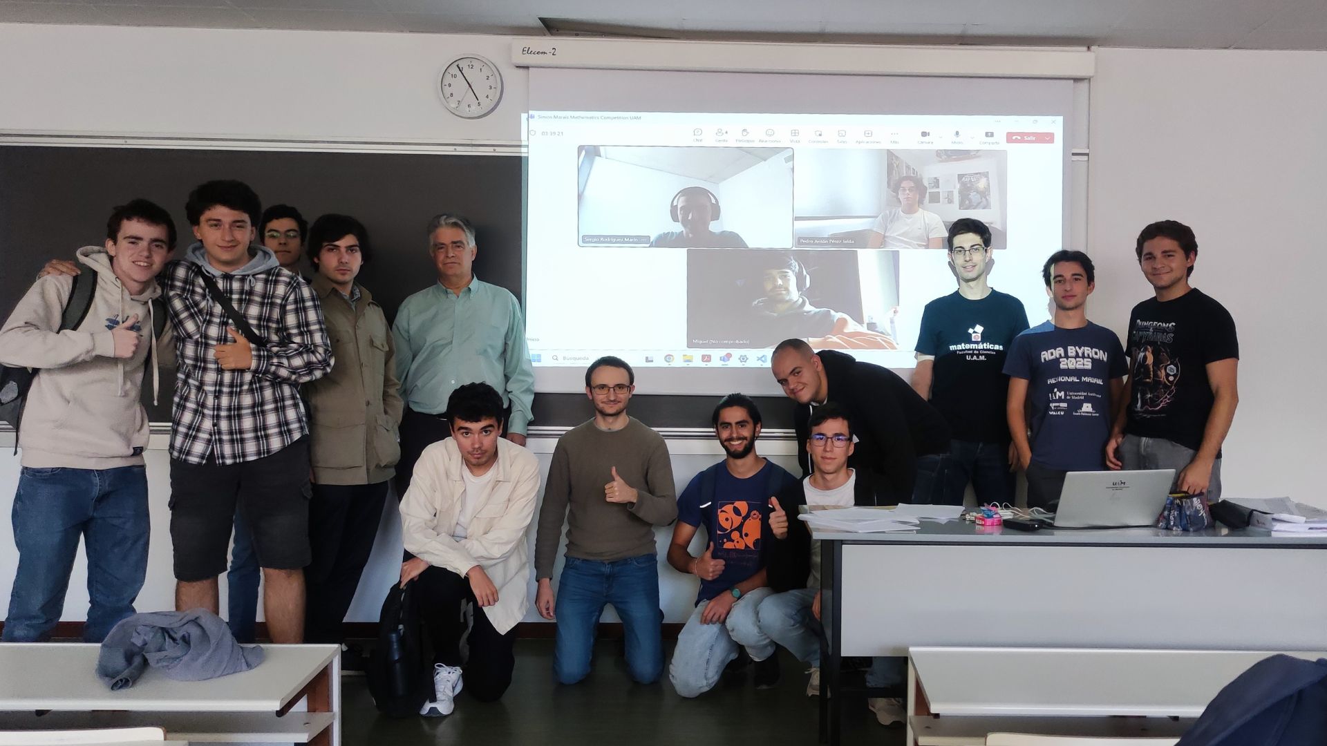 Estudiantes participantes en la Simon Marais Mathematics Competition
