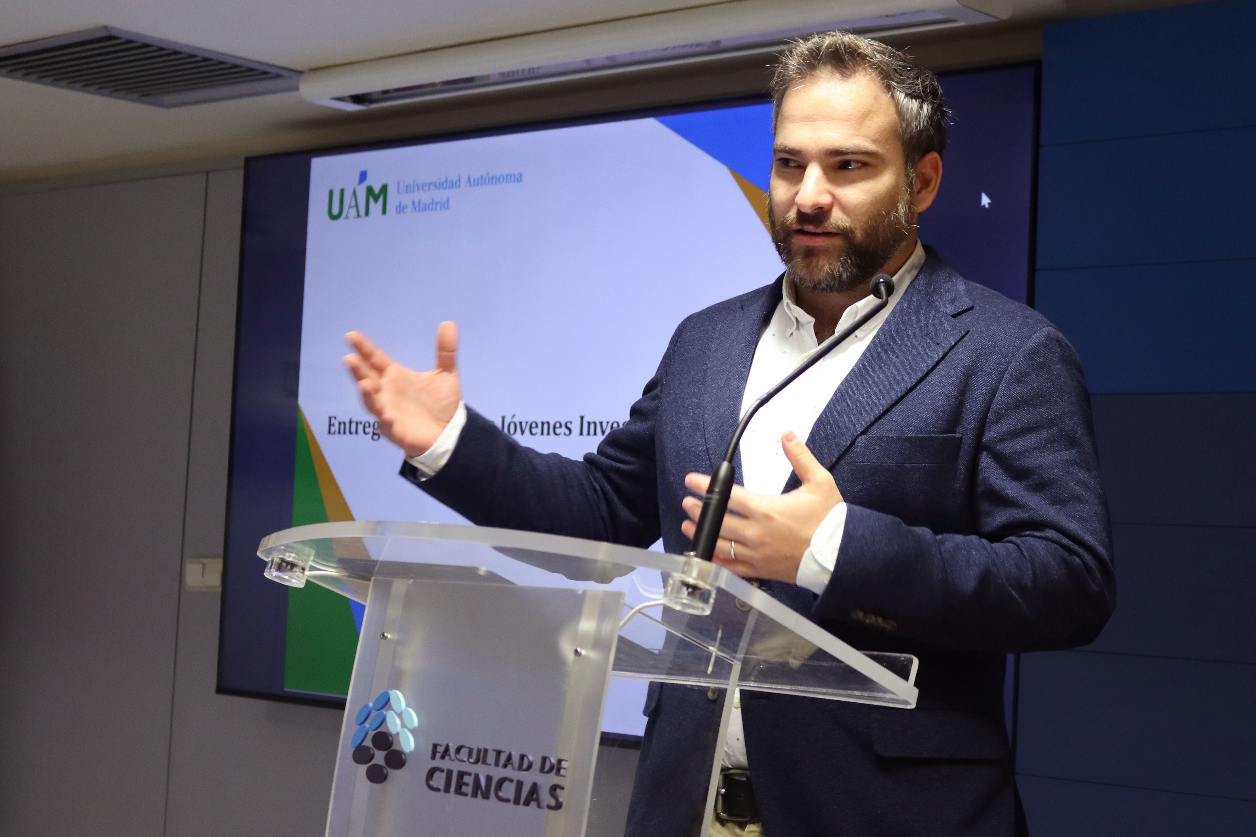 Acto de entrega de diplomas a los galardonados con el Premio a Jóvenes Investigadores e Investigadoras de la Universidad Autónoma de Madrid (UAM). / UAM