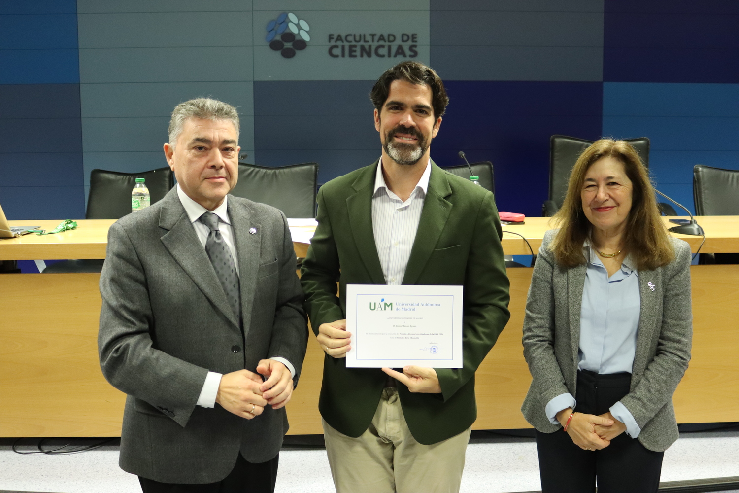Acto de entrega de diplomas a los galardonados con el Premio a Jóvenes Investigadores e Investigadoras de la Universidad Autónoma de Madrid (UAM). / UAM